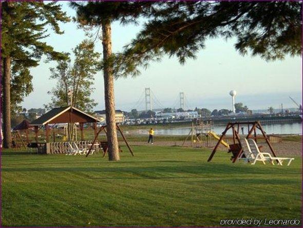 Waterfront Inn Mackinaw City Konforlar fotoğraf