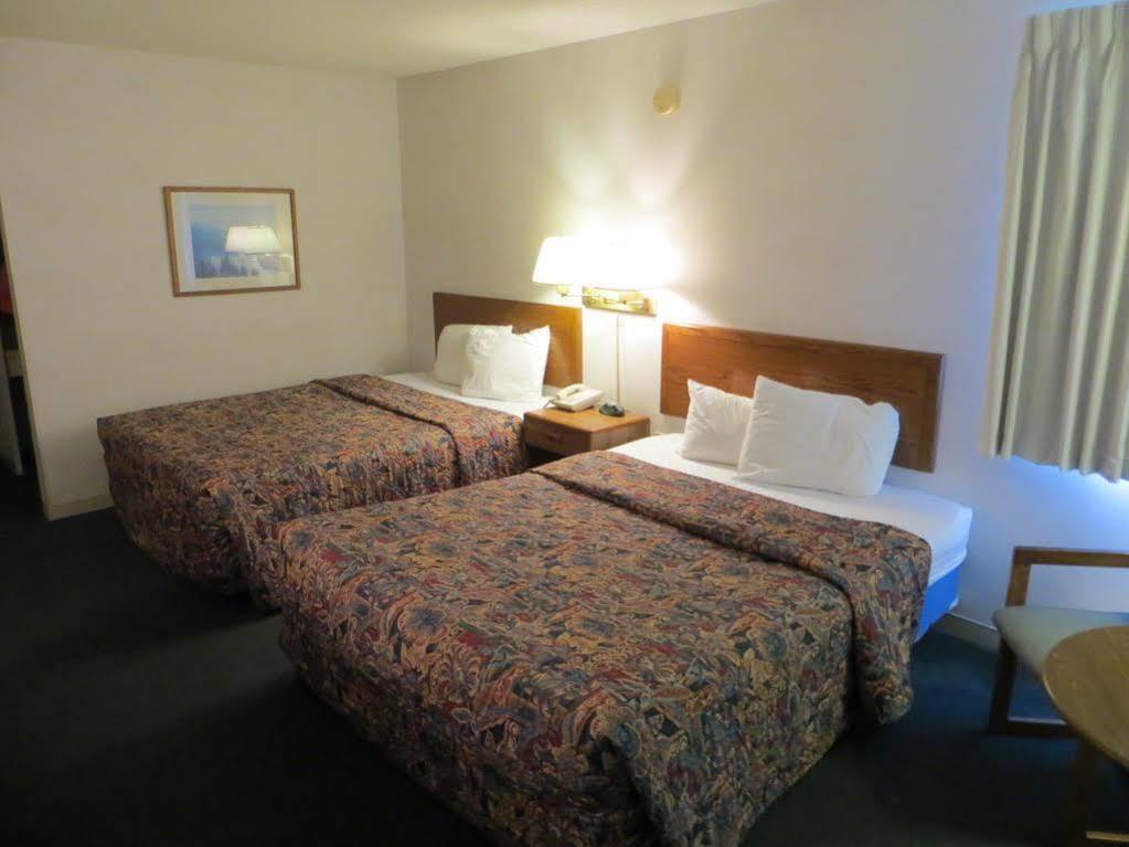 Waterfront Inn Mackinaw City Dış mekan fotoğraf
